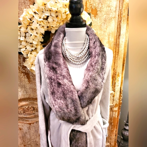 Soma New unworn Faux Fur Robe Size L/XL - Picture 6 of 8